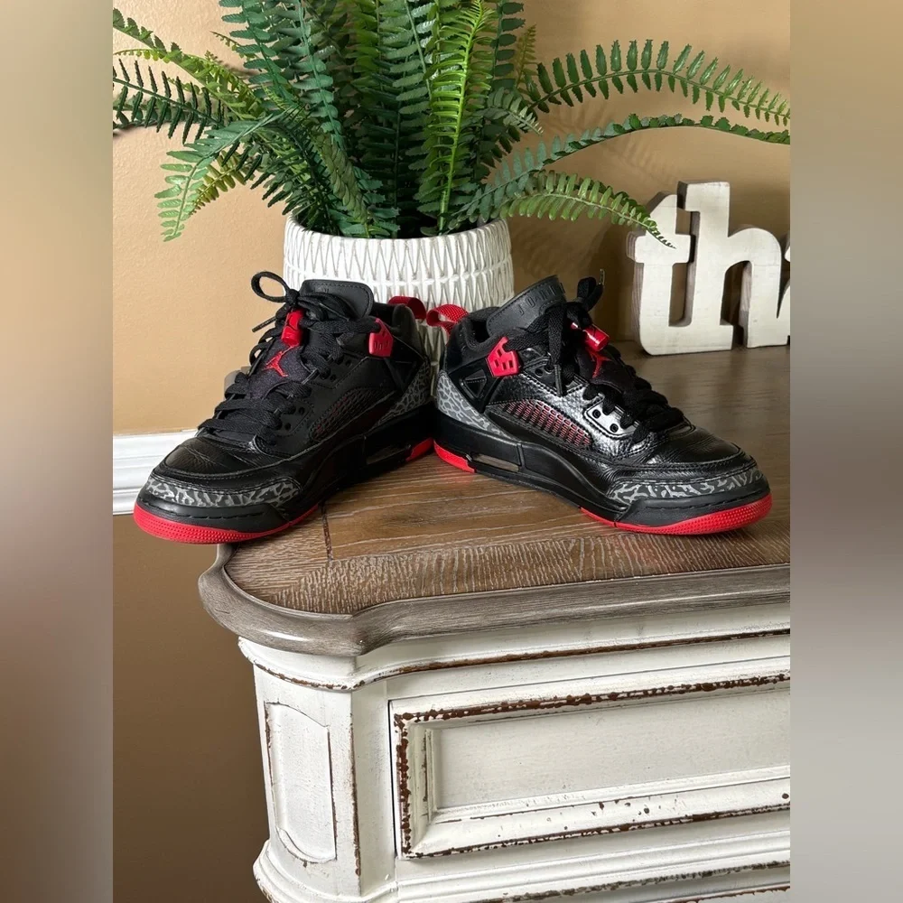 Jordan Spizike Low Casual Youth Shoes Size 5.5Y